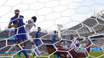 con mas garra que futbol, uruguay le gano 1 a 0 a italia y la elimino con mas garra que futbol, uruguay le gano 1 a 0 a italia y la elimino