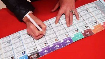 Se vota con la Boleta Única de Papel.