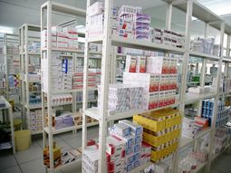 polemica entre gremio y farmacias por descuentos en remedios polemica entre gremio y farmacias por descuentos en remedios