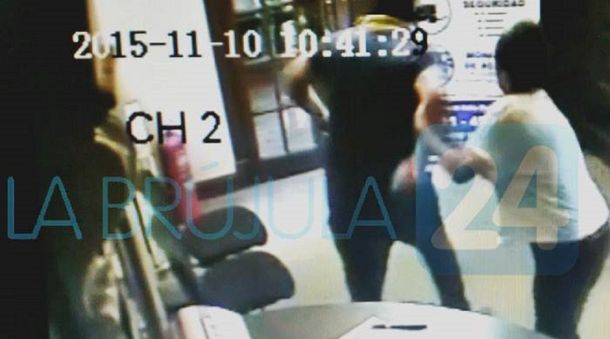 Insólito: se negó a firmar un recibo de sueldo y terminó preso