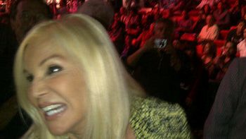 Susana, al costado del ring Susana, al costado del ring