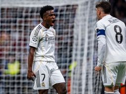 real madrid, con gol de vinicius despues de la polemica, le gano 2-1 a benfica y avanzo en champions league real madrid, con gol de vinicius despues de la polemica, le gano 2-1 a benfica y avanzo en champions league