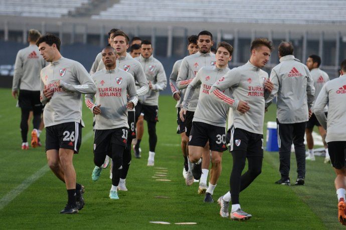 Con una baja de último momento, así formará River ante Argentinos