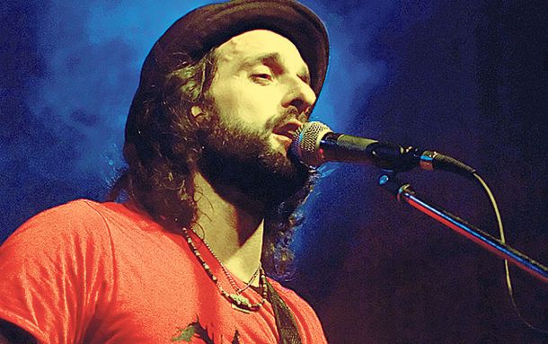 El ex futbolista que se volcó a la actuación y ahora debuta en cine