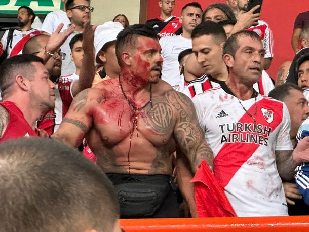 Incidentes entre la Policía de Perú y los hinchas de River