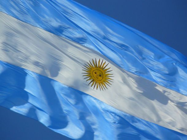 Quieren modificar el himno nacional a 200 años de su creación