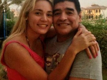 Maradona fue al hospital acompañado de Rocío Oliva