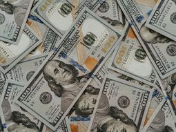 El dólar acumula una caída interanual de -8,72% en Uruguay. El dólar acumula una caída interanual de -8,72% en Uruguay.