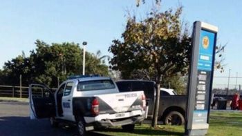 tiroteo en la riccheri: piratas del asfalto hirieron a una mujer policia tiroteo en la riccheri: piratas del asfalto hirieron a una mujer policia