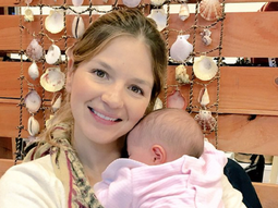 marcela kloosterboer mostro la primera foto de su hija: con mi princesa marcela kloosterboer mostro la primera foto de su hija: con mi princesa