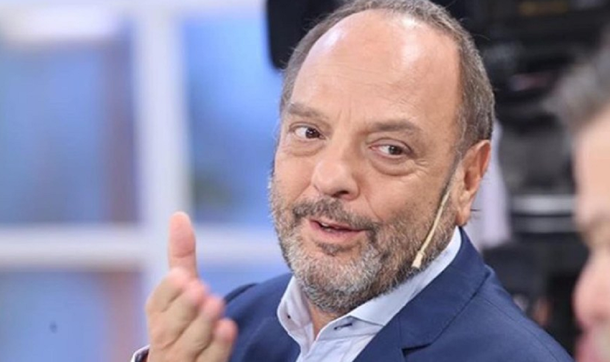 Baby Etchecopar deslizó que el robo que sufrío podría estar relacionado con sus críticas a la vacuna rusa