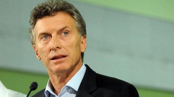 Mauricio Macri firmó 18 decretos de necesidad y urgencia en un año de gobierno Mauricio Macri firmó 18 decretos de necesidad y urgencia en un año de gobierno