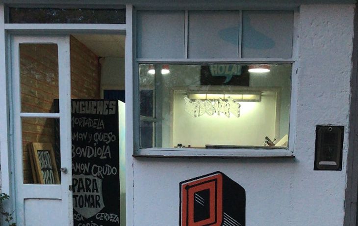 Cerró su sanguchería por la crisis económica y se armó un debate político en los comentarios