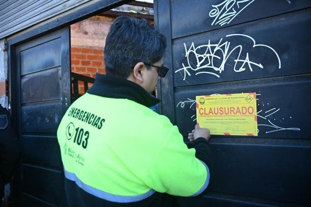 Villa Crespo: efectivos de la policía porteña desalojaron una casa tomada
