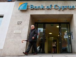 fuerte expectativa en chipre por reapertura de bancos fuerte expectativa en chipre por reapertura de bancos