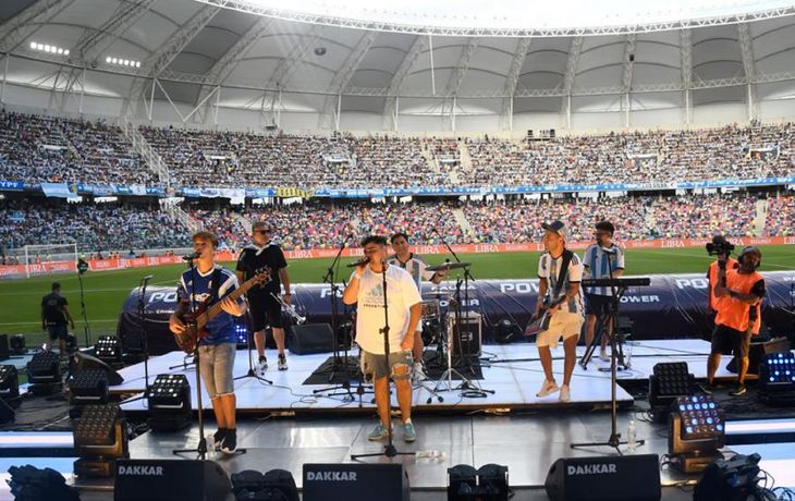 Los Totora abrieron la fiesta de los campeones en el Madre de Ciudades