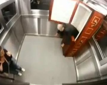 El peor susto de su vida para los pasajeros de un ascensor