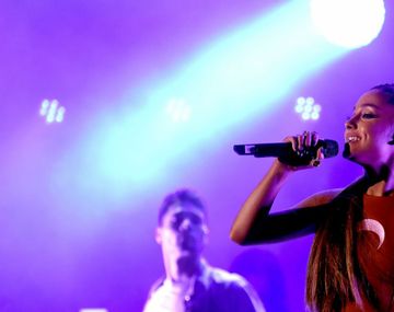 Ariana Grande se presentó en el DirecTV Arena.