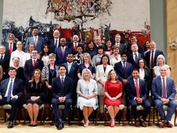 Un argentino asumió como ministro de Transporte de Canadá