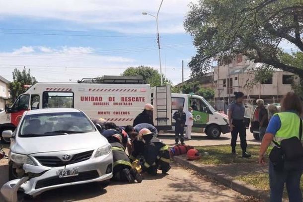 Motociclista murió tras chocar con el auto que conducía su propio padre