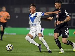 Vélez defiende la cima ante un Riestra que busca su primer festejo Vélez defiende la cima ante un Riestra que busca su primer festejo