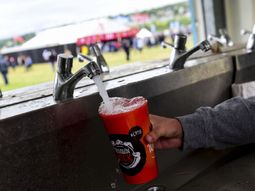 Intoxicación masiva en el Cosquín Rock: internaron a 50 personas por tomar agua