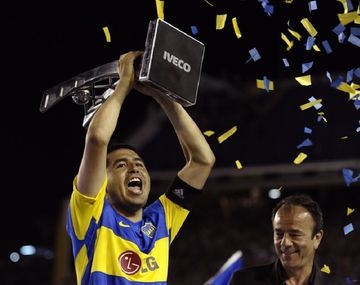 Riquelme podría jugar la Copa Libertadores para Atlético Tucumán.