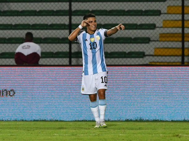 Investigan a Thiago Almada por atropellar a un hombre y no asistirlo