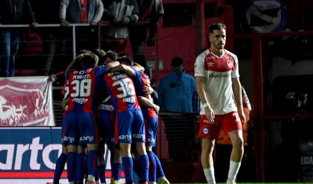 La maldición de los punteros: Boca, Argentinos y Rosario Central, eliminados del Torneo Apertura