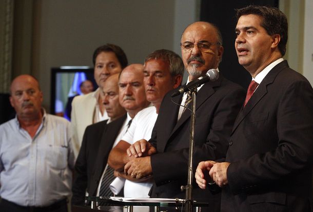 La UTA levantó el paro y recibirá un anticipo a cuenta de las paritarias