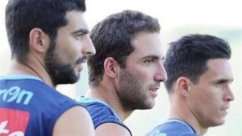 gonzalo higuain tuvo su primer entrenamiento en el napoli gonzalo higuain tuvo su primer entrenamiento en el napoli