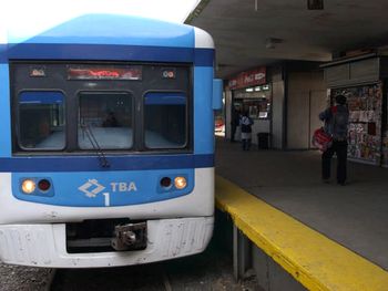Ferrocarril Sarmiento: servicio con demoras por una falla en Liniers