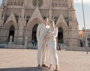 Eva Bargiela y Gianluca Simeone bautizaron a su hijo en la Basílica de Luján
