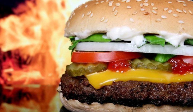 Hamburguesas más baratas en bares de Vicente López: cuándo es el día de descuentos