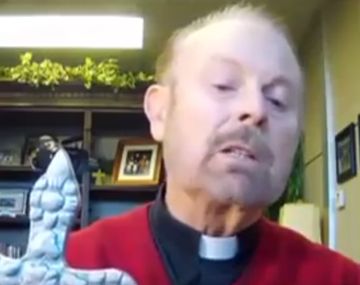 Un método moderno: un pastor realiza exorcismos por Skype