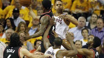 luis scola volvio a jugar, pero su equipo recibio una paliza luis scola volvio a jugar, pero su equipo recibio una paliza