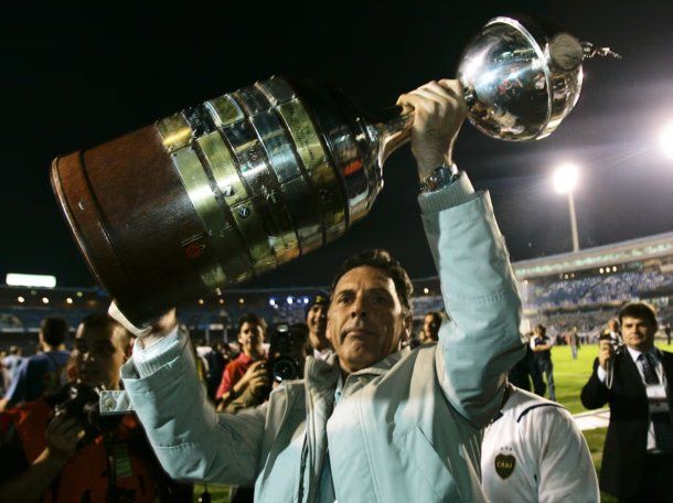 Miguel Ángel Russo y una vida dedicada al fútbol: del volante aguerrido al DT campeón de América