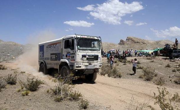 Secuestran camión del Dakar con 1,4 toneladas de cocaína