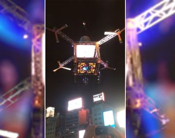 VIDEO: un drone gigante fue montado en el Obelisco para la apertura