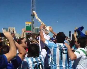 Escuchá el nuevo hit de la hinchada: Acá tenemos la columna de Neymar