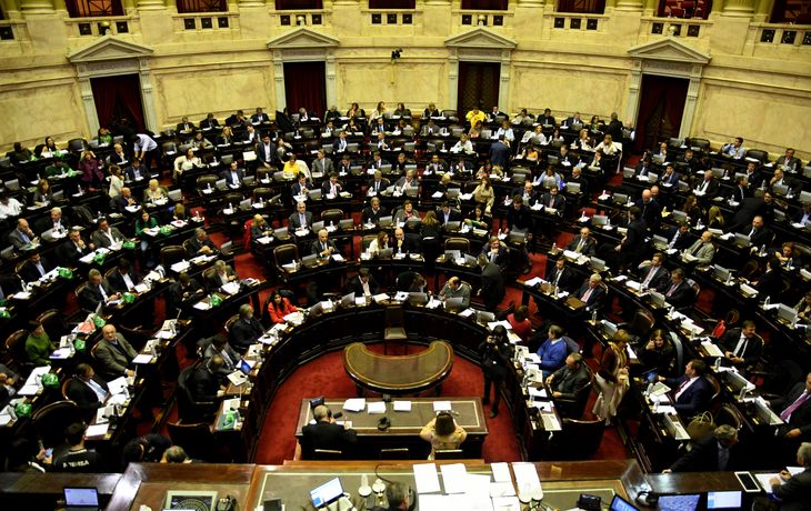 Pelea voto a voto en Diputados por el aborto legal, con final abierto