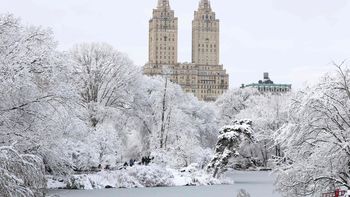 nueva york entro en estado de alerta y se prepara para la tormenta de nieve mas grande de su historia nueva york entro en estado de alerta y se prepara para la tormenta de nieve mas grande de su historia