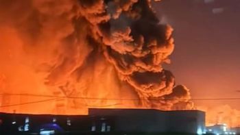 explosion e incendio en ezeiza: decenas de personas son atendidas en hospitales cercanos explosion e incendio en ezeiza: decenas de personas son atendidas en hospitales cercanos