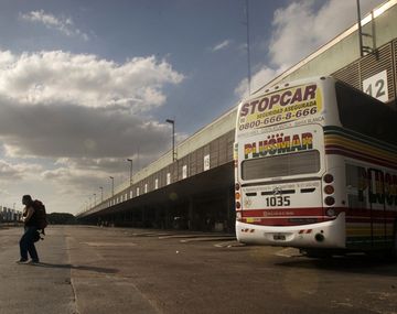 Falsos pasajeros asaltaron un micro en la Ruta 2