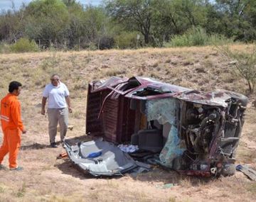 Padre e hijo que iban al Superclásico mueren en un vuelco en San Luis