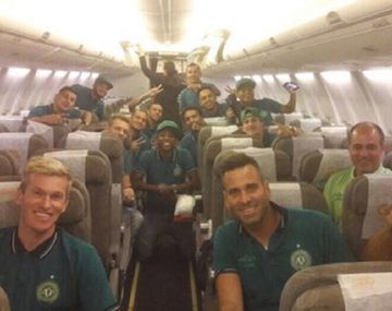 Los jugadores antes de partir rumbo a Venezuela