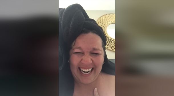 Estados Unidos: una mam&aacute; se volvi&oacute; viral tras aparecer desnuda en el zoom de su hija