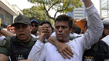 venezuela: leopoldo lopez paso a arresto domiciliario venezuela: leopoldo lopez paso a arresto domiciliario
