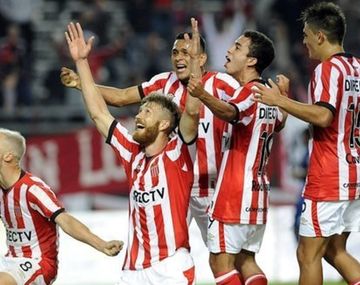 Estudiantes goleó al humilde Atlas y avanza en la Copa Argentina
