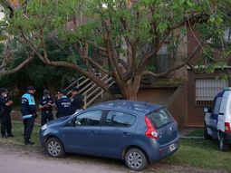 Villa Gesell: el jubilado asesinado murió asfixiado con una bufanda y un cable de teléfono